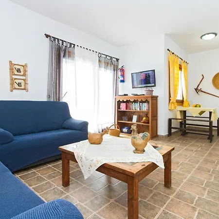 Playa Blanca Sleeps 5 Pool Wifi Коста Бланка